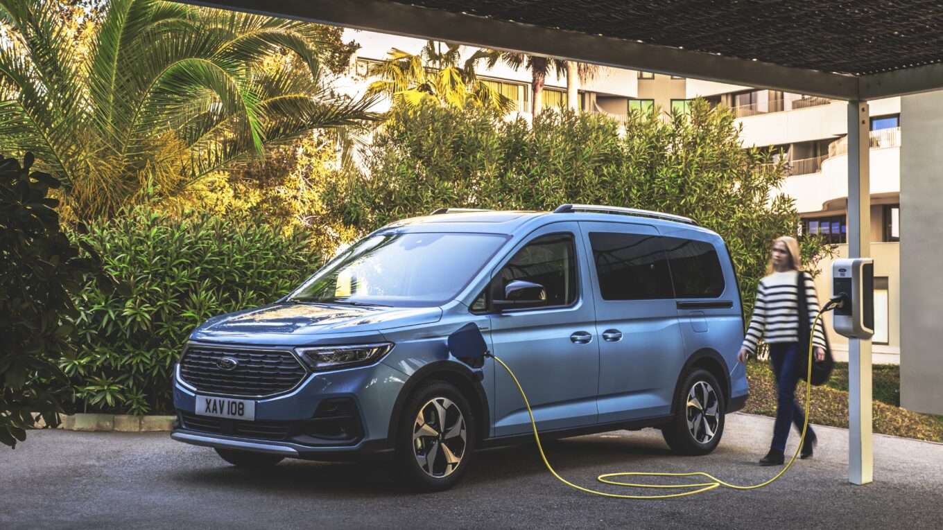 New PHEV Powertrain Boosts Ford Tourneo Connect Flexibility